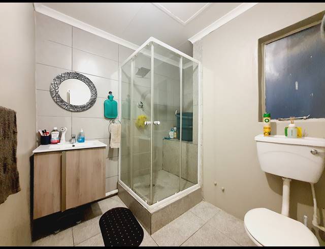 1 BEDROOM APARTMENT TO LET IN HALFWAY GARDENS